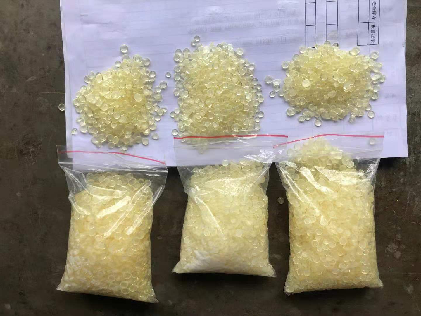 Kolofónia s vysokým bodom mäknutia pre termoplastickú cestnú farbu